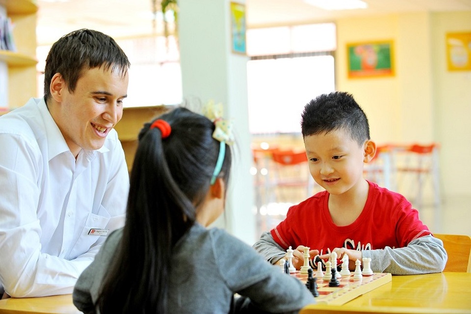 Hanoi Academy - Trường Song ngữ có không gian đẹp bậc nhất Hà Nội tuyển sinh lớp 1 - 4 Hanoi Academy chủ trương kết hợp giữa giáo dục và vui chơi để kích thích tư duy sáng tạo của trẻ.