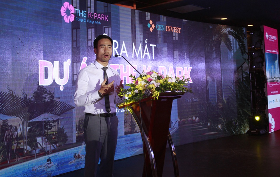 Đại diện đơn vị phân phối- Ông Lê Xuân Nga, chia sẻ cùng đông đảo khách hàng những điểm ưu việt khi mua căn hộ The K – Park. Đơn cử như: Công cụ check căn Online ngay tại http://nghemoigioi.vn/.