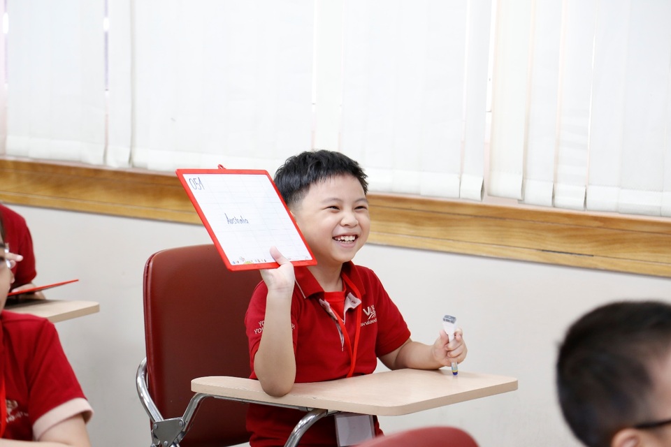 Để có mặt tại Vòng Chung kết diễn ra vào ngày 11/7/2017 vừa qua, 3.448 thí sinh nhí đã dành nhiều thời gian ôn luyện kiến thức kỹ càng, đặc biệt là kỹ năng phát âm và vốn từ vựng Anh ngữ.