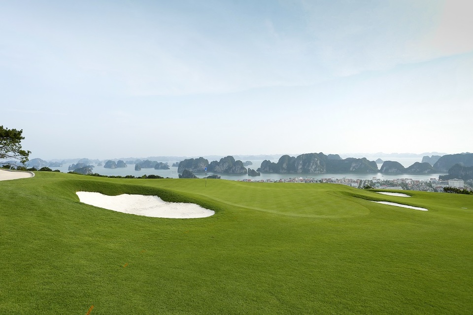 Villa FLC Hạ Long: Mở cửa thấy kỳ quan - 4 Sân Golf nằm cạnh khu Villa FLC Hạ Long đang trong quá trình hoàn thiện