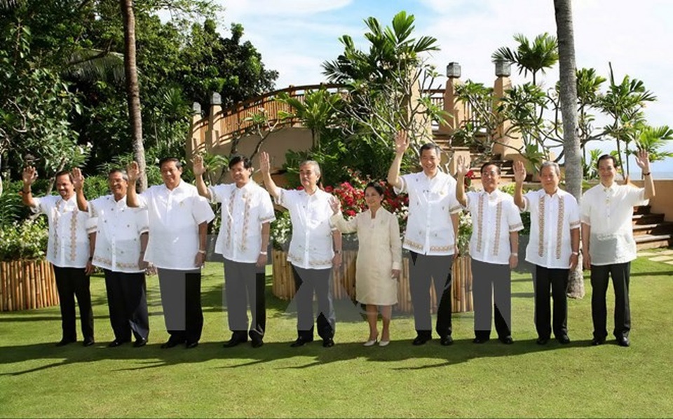 50 năm ngày thành lập ASEAN - những sự kiện đáng nhớ - 5
Các trưởng đoàn tham dự Hội nghị cấp cao ASEAN lần thứ 12, ngày 13/1/2007 tại Cebu (Philippines). (Ảnh: Đức Tám/TTXVN)