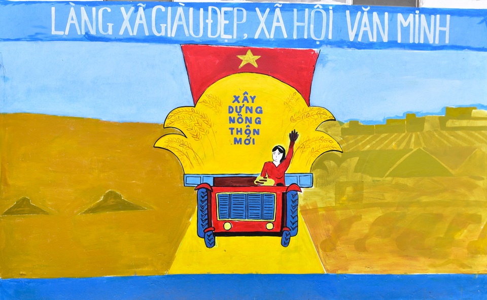 Ngắm "làng bích họa" đẹp mê mẩn ở ngoại thành Hà Nội - 5
Một bức tranh vẽ mang nội dung xây dựng nông thôn mới.