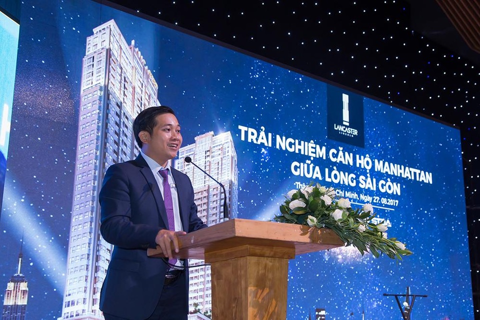 Lancaster Lincoln: 98% căn hộ trong sự kiện tìm được chủ nhân - 4
Phát biểu tại sự kiện, ông Chu Đăng Thiện – Phó Giám đốc STDA Miền Nam – Đại diện đơn vị Tổng đại lý phân phối dự án chia sẻ: “Lancaster Lincoln thực sự là một lựa chọn lý tưởng cho giấc mơ an cư và đầu tư ngay trung tâm Sài Gòn của khách hàng. Không chỉ có thiết kế ấn tượng theo lối kiến trúc Mỹ, Lancaster Lincoln còn là dự án tiên phong về căn hộ thông minh, đáp ứng nhu cầu về một không gian sống tiện nghi, hiện đại và hài hoà với thiên nhiên.”