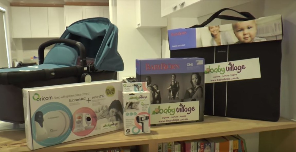 Hiếm muộn bao năm, có con thì chồng bỏ - 4 Đồ dùng của bé sơ sinh được gửi tặng cho bà mẹ