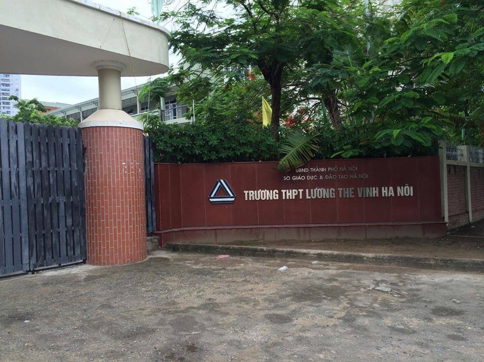 “Bão” tranh luận khi phụ huynh lên mạng "tố" giáo viên… không có tình người - 4 THPT Dân lập Lương Thế Vinh (Hà Nội) bị phụ huynh “tố” áp dụng phương pháp giáo dục hà khắc.