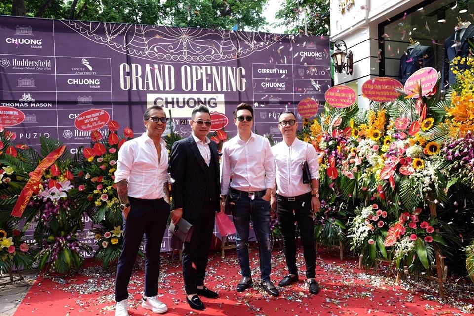 Lê Hiếu và stylish Thuận Nguyễn bất ngờ cùng xuất hiện trong sự kiện - 4 ( Lê Hiếu và Thuận Nguyễn đến chúc mừng trụ sở chính của ông Chương Tailor )