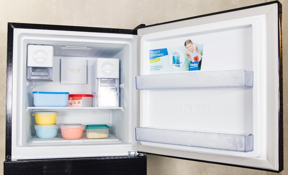 Đánh giá tủ lạnh đen Beko: Thiết kế linh hoạt, tính năng đa dạng - 4 Đánh giá tủ lạnh đen Beko: Thiết kế linh hoạt, tính năng đa dạng - 4
