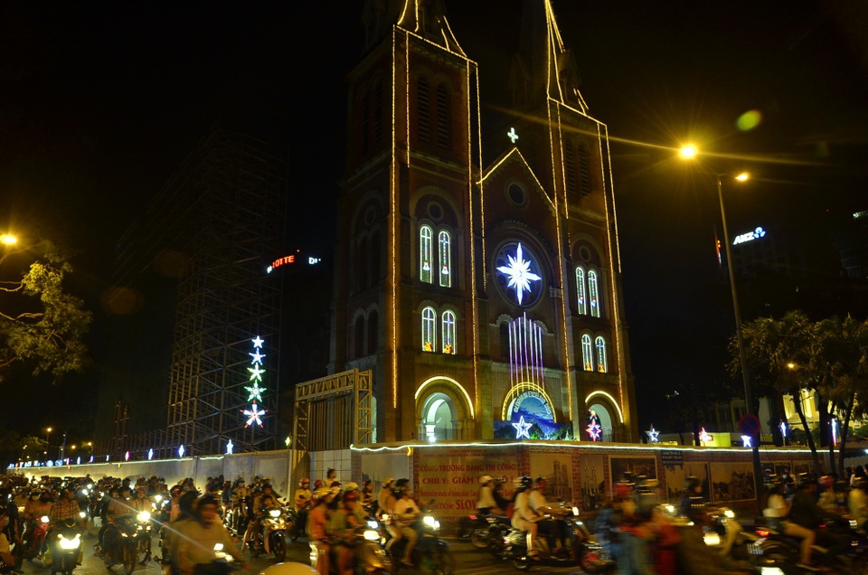 Rộn ràng đêm Noel khắp cả nước - 5 Nhà thờ Đức Bà trong lễ Giáng sinh năm nay 2018