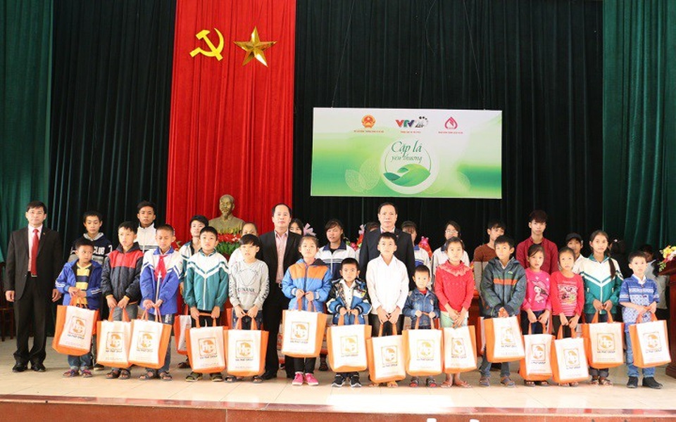 Niềm tin được thắp sáng bằng những hành động nhỏ nhưng kịp thời, thiết thực.