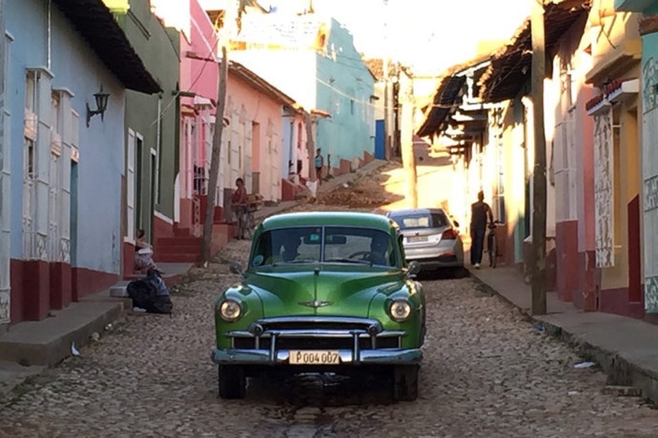 Gái đẹp và xe hơi cổ độc, lạ tràn ngập đường phố Cuba - 14 Gái đẹp và xe hơi cổ độc, lạ tràn ngập đường phố Cuba - 14
