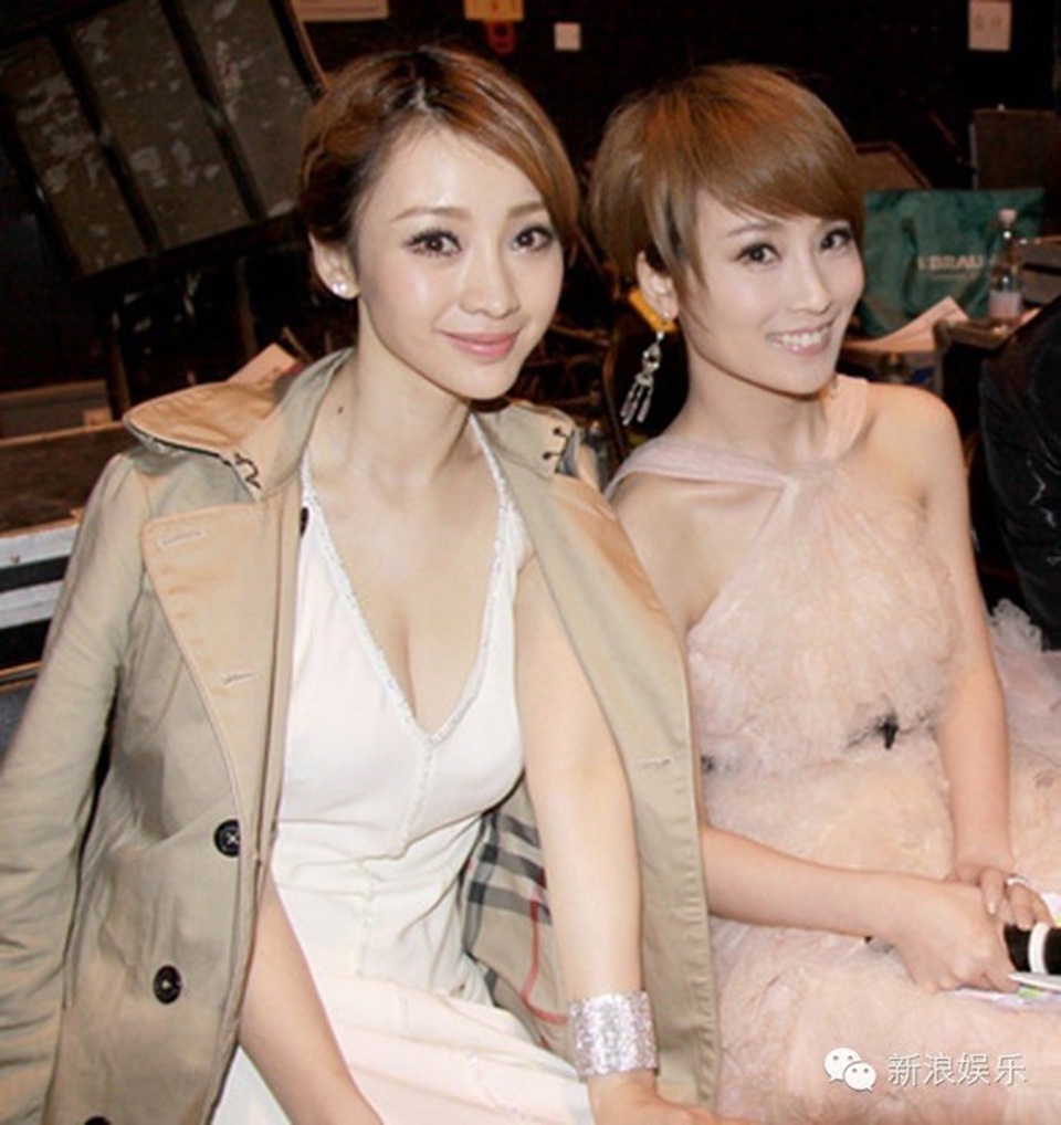 Thiên thần vòng 1 khiến các mỹ nữ showbiz "xanh mặt" khi dự sự kiện - 14 Thiên thần vòng 1 khiến các mỹ nữ showbiz "xanh mặt" khi dự sự kiện - 14