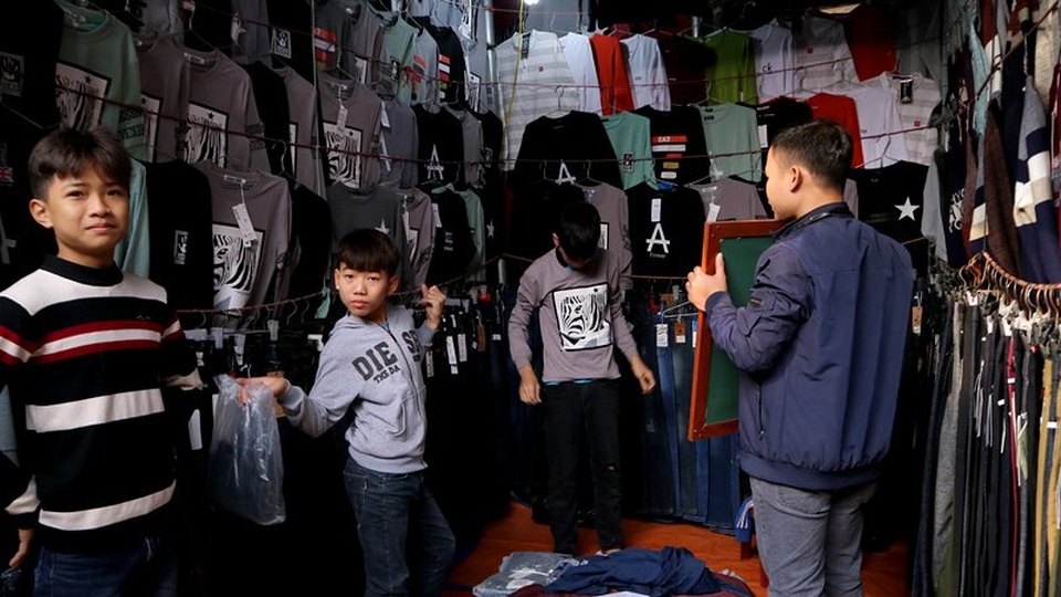 Lạ lùng phiên chợ cuối năm ở thủ đô chỉ dành cho quý ông - 5 Lạ lùng phiên chợ cuối năm ở thủ đô chỉ dành cho quý ông - 5