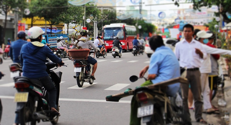“Chen chân” sắm Tết trong phiên chợ ngày cuối năm - 12 Mai cũng là lựa chọn hàng đầu của người dân phố biển