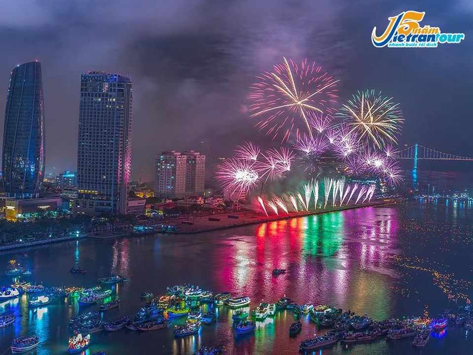 Tưng bừng ngày hội đặt tour giá đại địa chấn - 5