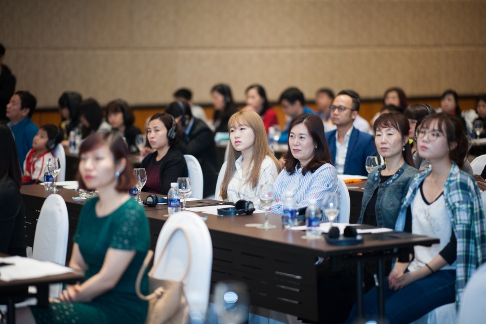 Cơ hội vào các trường Đại học top đầu trên thế giới ngay tại Việt Nam - 4 Các quý vị phụ huynh Hàn Quốc cũng quan tâm tới chương trình.