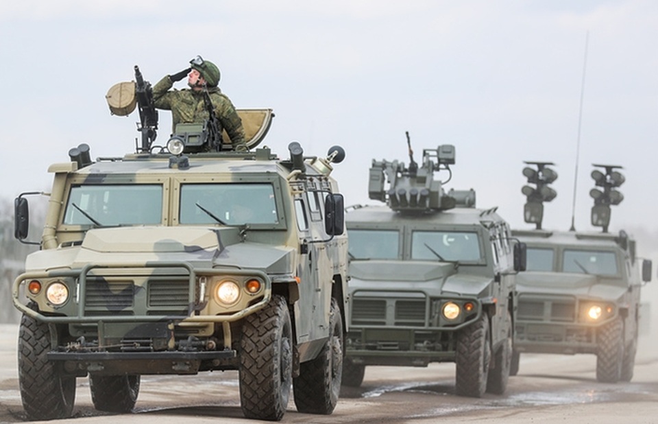 Xe thiết giáp Tigr Mãnh hổ của Nga. Với khả năng mang theo tên lửa chống tăng và phòng không, Tigr là khắc tinh của thiết giáp và trực thăng địch.