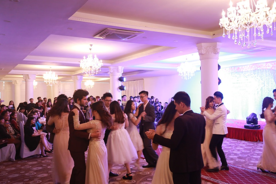 Dạ hội Prom Night được tổ chức bởi các sinh viên quốc tế Học viện ngân hàng
