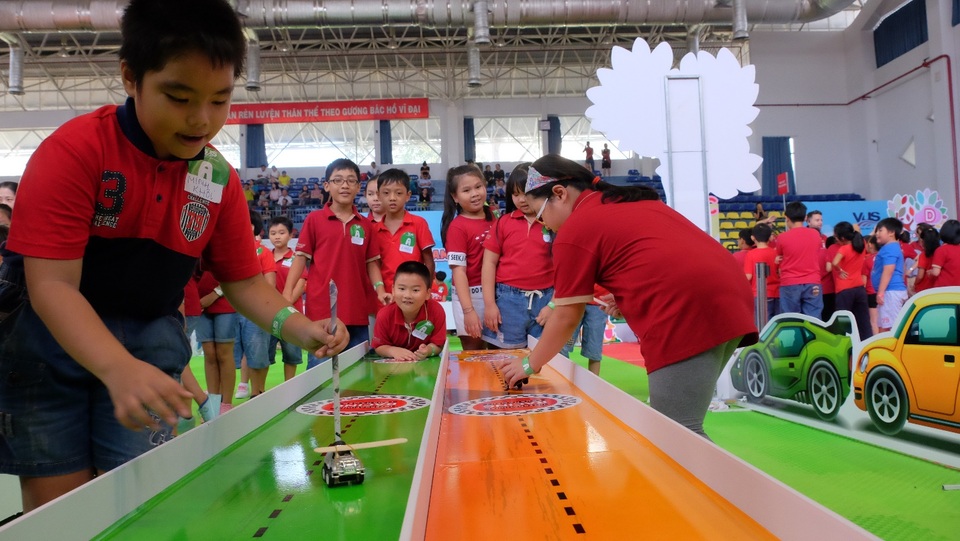Có một mùa hè thật khác tại Anh Văn Hội Việt Mỹ VUS - 5 Những trò chơi được thiết kế riêng cho học viên SuperKids(6 - 11 tuổi).