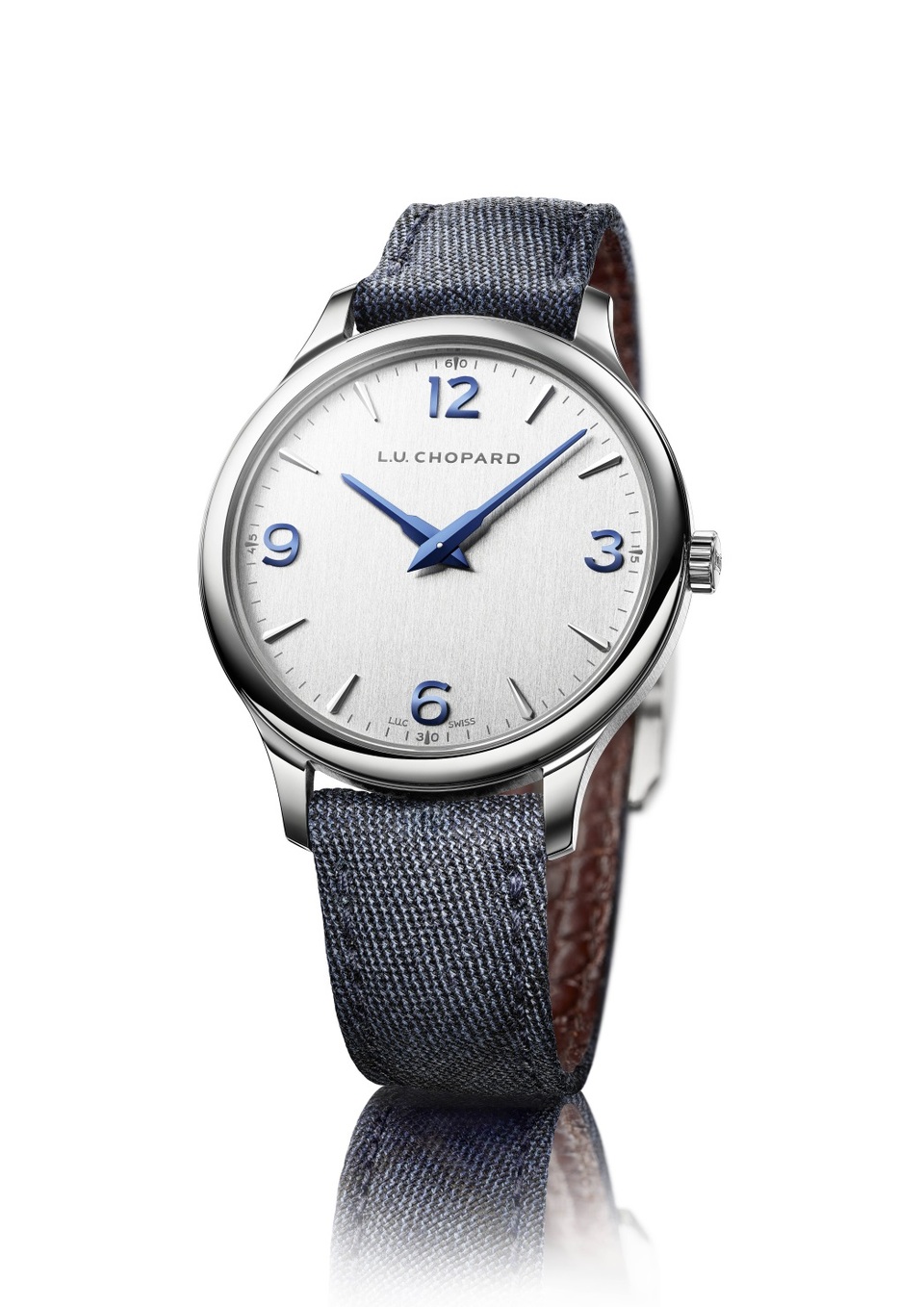 Đồng hồ Chopard - món đầu tư đắt giá - 5 Còn tại hội chợ đồng hồ và trang sức lớn nhất thế giới Baseworld năm 2017, tờ Esquire đã chọn chiếc L.U.C. XP của Chopard là một trong những chiếc đồng hồ đáng đầu tư nhất trên thế giới. Được đặt theo tên gọi của nhà sáng lập Louis-Ulysse Chopard – chiếc L.U.C. XP có thiết kế mang tính đương đại với mặt siêu mỏng 40mm, máy tự động, dây đeo bằng chất liệu cashmere thượng hạng có mặt trong bằng da cá sấu màu nâu.