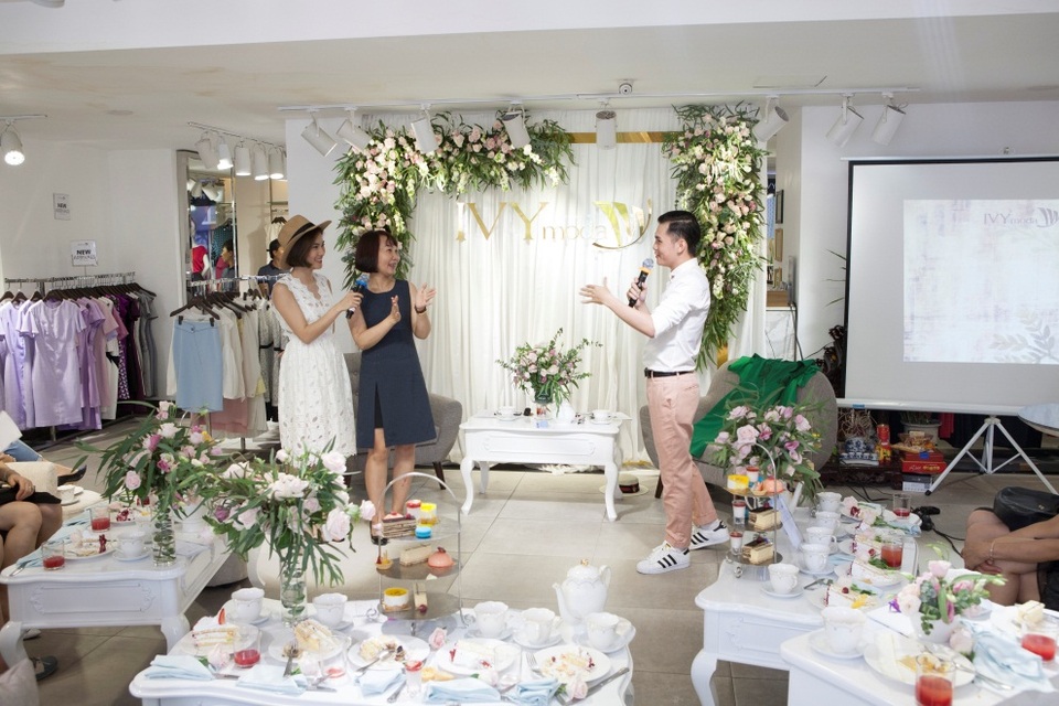 “Sức mạnh nữ quyền” - sợi dây kết nối hay mối lương duyên thời trang với phụ nữ? - 5 “Sức mạnh nữ quyền” - sợi dây kết nối hay mối lương duyên thời trang với phụ nữ? - 5