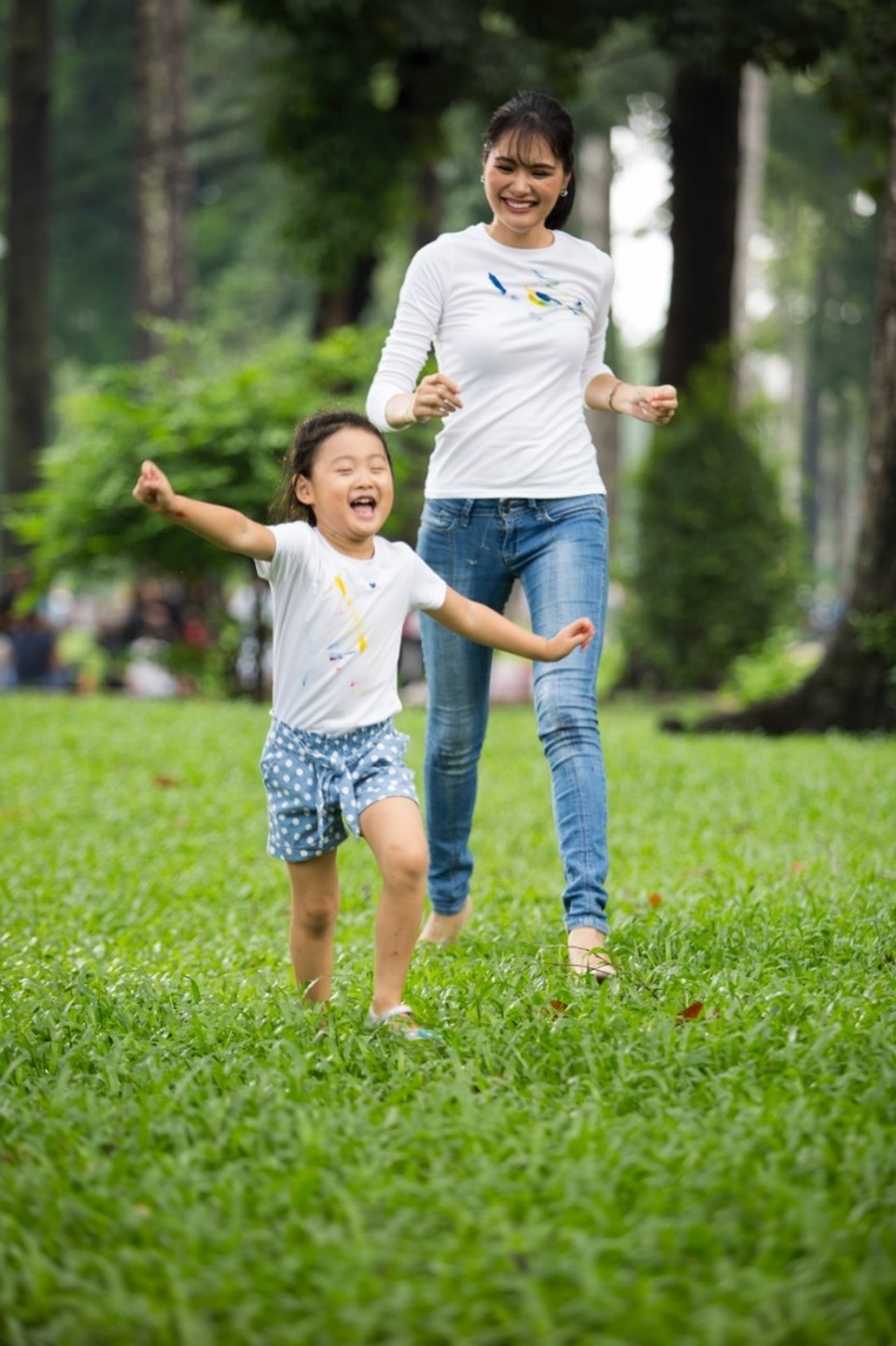 Hoa hậu Hương Giang vui đùa cùng con gái Tiểu Panda năng động - 5 Hoa hậu Hương Giang vui đùa cùng con gái Tiểu Panda năng động - 5