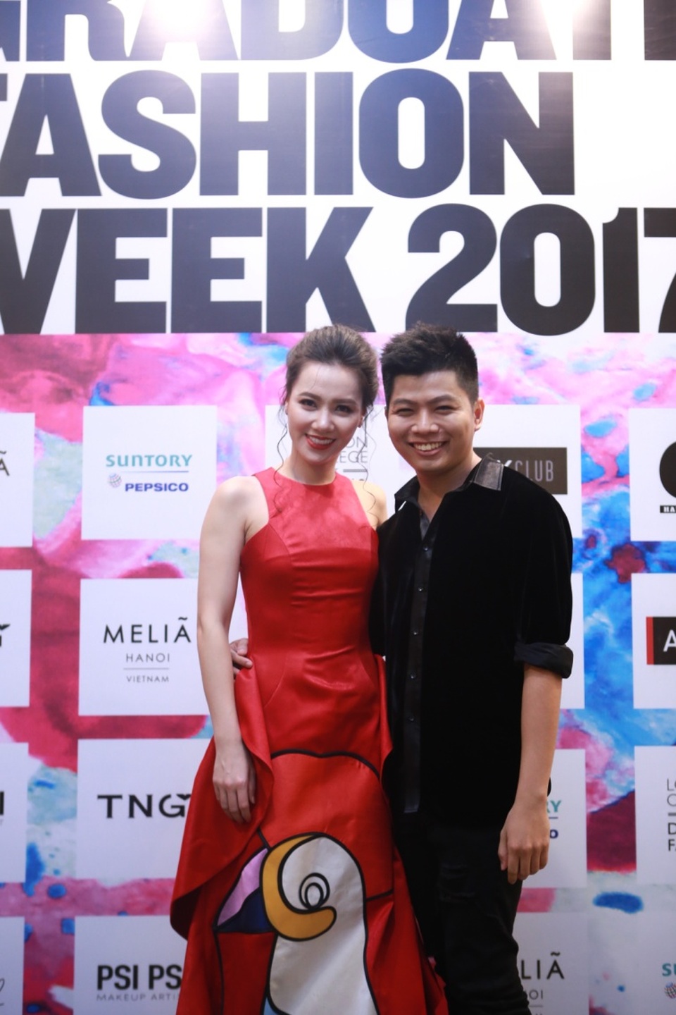 MC Minh Hà rực rỡ, quyền lực trong trang phục do sinh viên thời trang thiết kế - 5 Nguyễn Chí Nghĩa – tác giả của Bộ trang phục cùng MC Minh Hà