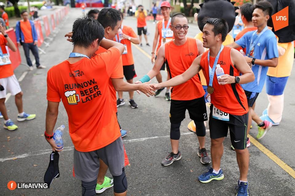 Cơn lốc "màu da cam" tại đường chạy vì thiện nguyện - 5 Ngày hội UpRace đã khép lại bằng việc đem đến một ngày cuối tuần đầy ý nghĩa, đầy cảm xúc và tình thân ái cho tập thể nhân viên công ty VNG ngoài công việc. Đó cũng chính là mong muốn của VNG trong việc không ngừng nỗ lực xây dựng một môi trường làm việc đầy gắn kết.