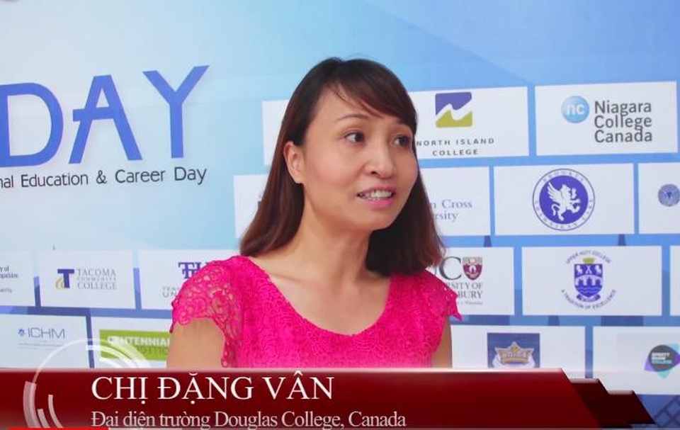 Ngày hội IE Day 2017 tạo dấu ấn đặc biệt trong lòng người tham dự - 5
Chị Vân - Đại diện trường Douglas College, Canada