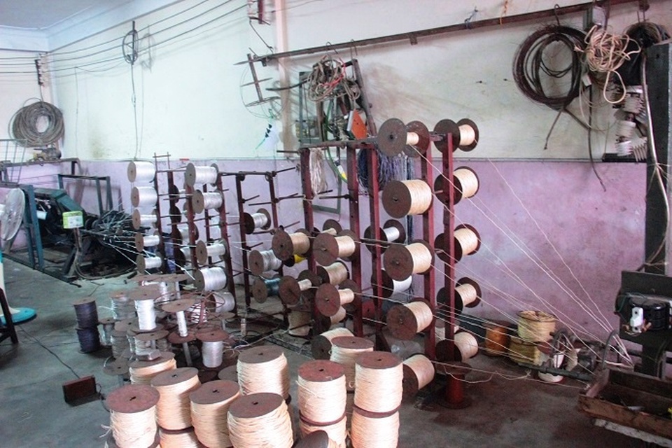"Kỹ sư" U60 chưa học hết lớp 3, chế máy đánh dây thừng siêu độc đáo - 2 "Kỹ sư" U60 chưa học hết lớp 3, chế máy đánh dây thừng siêu độc đáo - 2