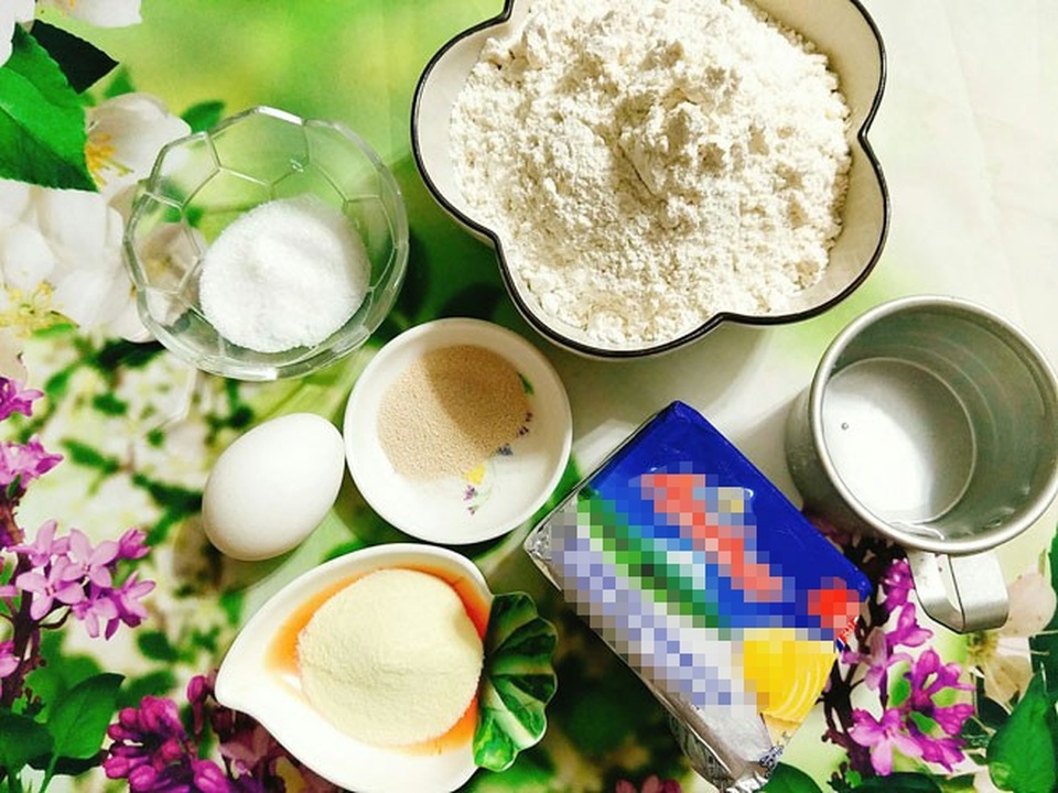 Tự làm bánh mì tươi đơn giản, thơm phức ngon hơn ngoài hàng - 3
Nguyên liệu làm bánh mì tươi