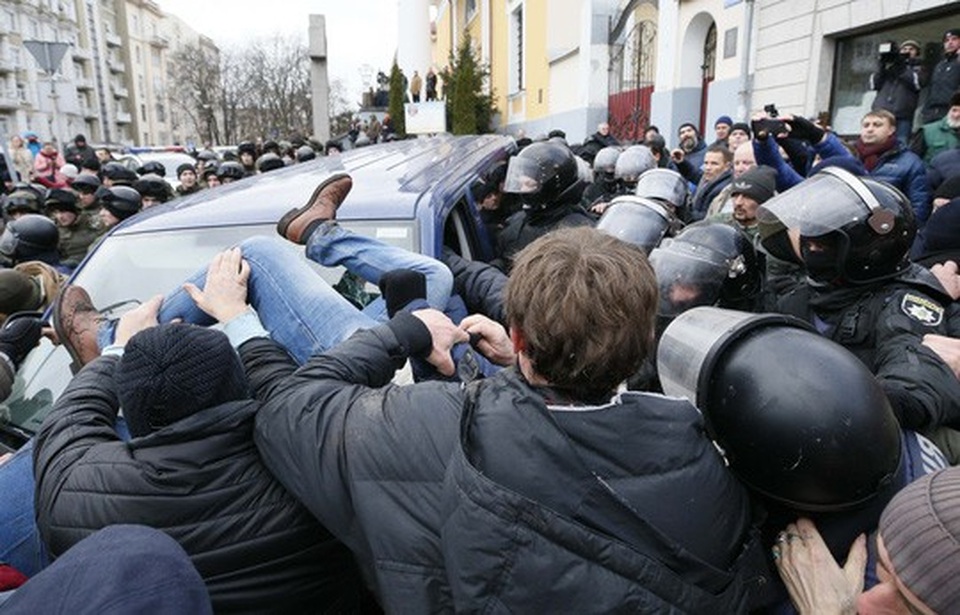 Tình báo Ukraine trèo lên mái nhà bắt cựu tổng thống Georgia - 6
Ảnh: Reuters
