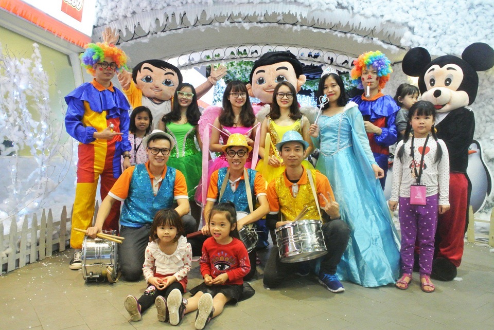 Hãy chuẩn bị những trang phục nhân vật mà mình yêu thích để hòa vào Vũ hội hóa trang tại Thành phố Tuyết nhé!