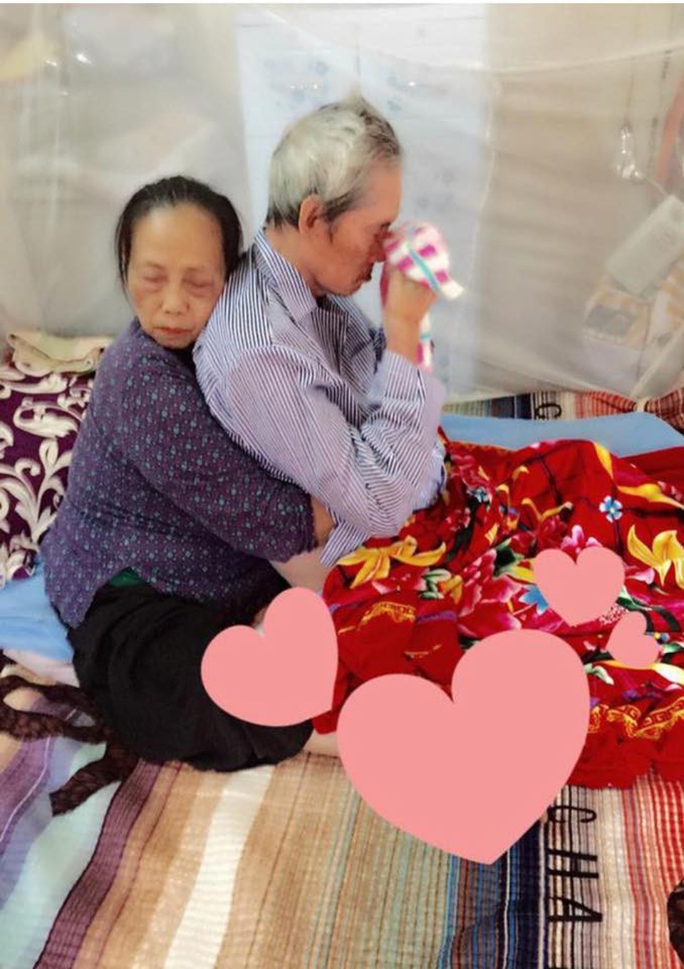 Phút tựa vai nhau của cặp vợ chồng già khiến ai cũng muốn có người bạn đời như thế - 2 Phút tựa vai nhau của cặp vợ chồng già khiến ai cũng muốn có người bạn đời như thế - 2
