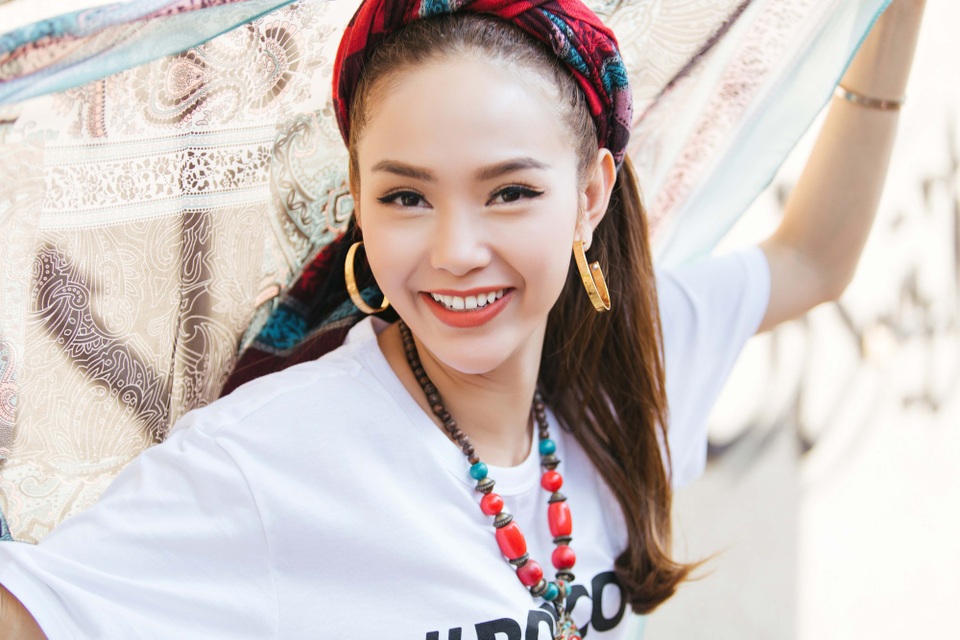 Minh Hằng cho biết cô không muốn nhắc lại quá khứ.