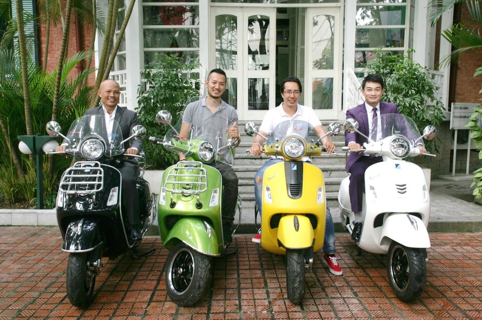 Bộ tứ Vespa GTS Super - 5 Bốn người đàn ông, bốn phong cách và một niềm đam mê...