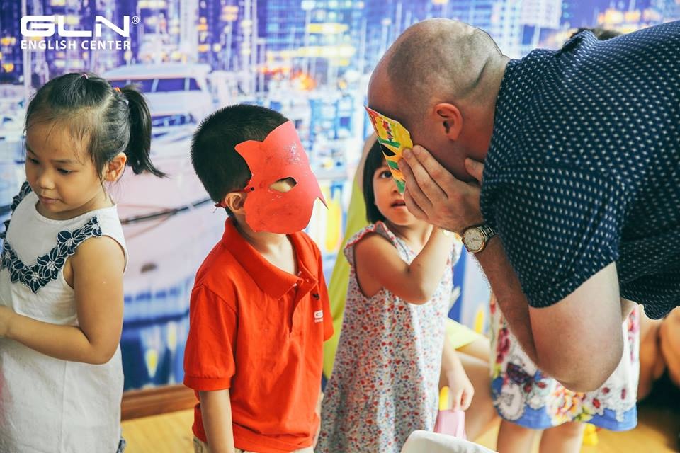 Học tiếng Anh ở lứa tuổi nào của trẻ là tốt nhất? - 6 Học tiếng Anh ở lứa tuổi nào của trẻ là tốt nhất? - 6