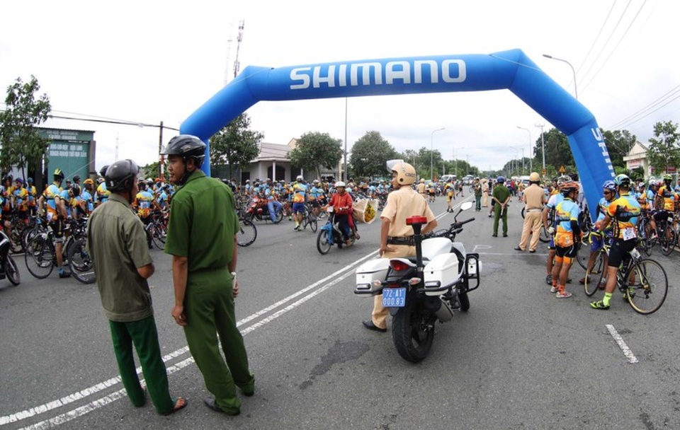 Công an giải tán đường đua “Thử thách núi Dinh“ - 5