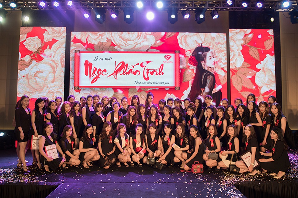 Ruby Natural mạnh tay chi bạc tỷ cho lễ ra mắt sản phẩm Ngọc Phấn Tình - 6 CEO Đào Minh Châu cùng hệ thống Ngọc Phấn Tình