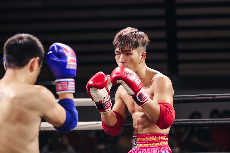 Trận đấu giữa VĐV Bành Chí Hồng và Leo Shoji cũng gay go và kịch tính không kém.