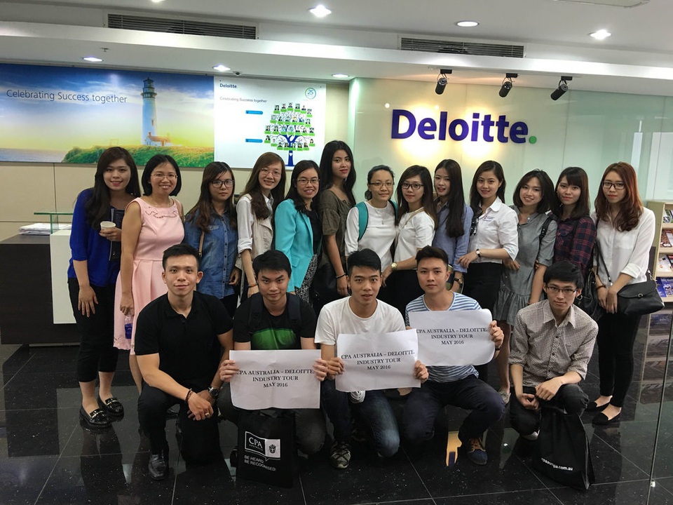Sinh viên được đi thực tế tại các doanh nghiệp uy tín trên thế giới ngay từ năm 3, năm 4.