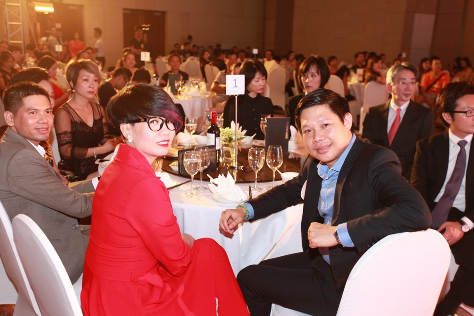 Văn hóa và vẻ đẹp Meiko tôn vinh đẳng cấp người tiêu dùng Việt - 7
Bà Nguyễn Thúy Hằng- Chủ tịch Hiệp hội Làm đẹp & phát triển nghề miền Bắc- cùng ông Nguyễn Đức Dũng- TGĐ Công ty Mỹ phẩm Thiên An đến chúc mừng sự kiện.