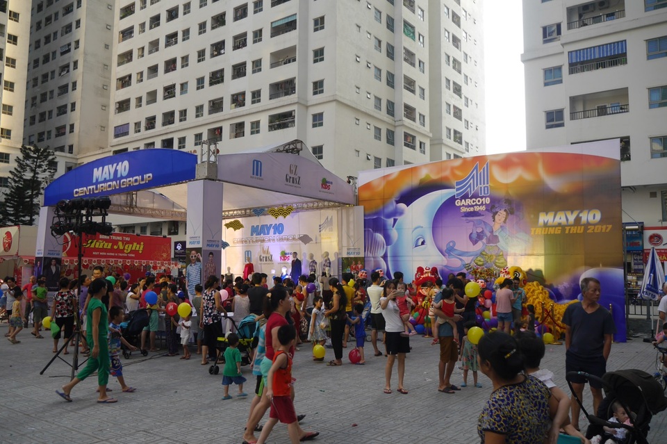 Rộn ràng đêm trung thu cùng thời trang May 10 - 7 Gian trưng bày BST thời trang của May 10