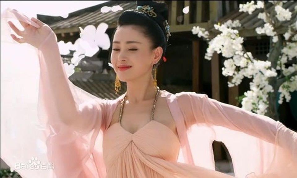 3 mỹ nhân cổ trang gây "choáng" màn ảnh Trung Quốc 2016 - 9
