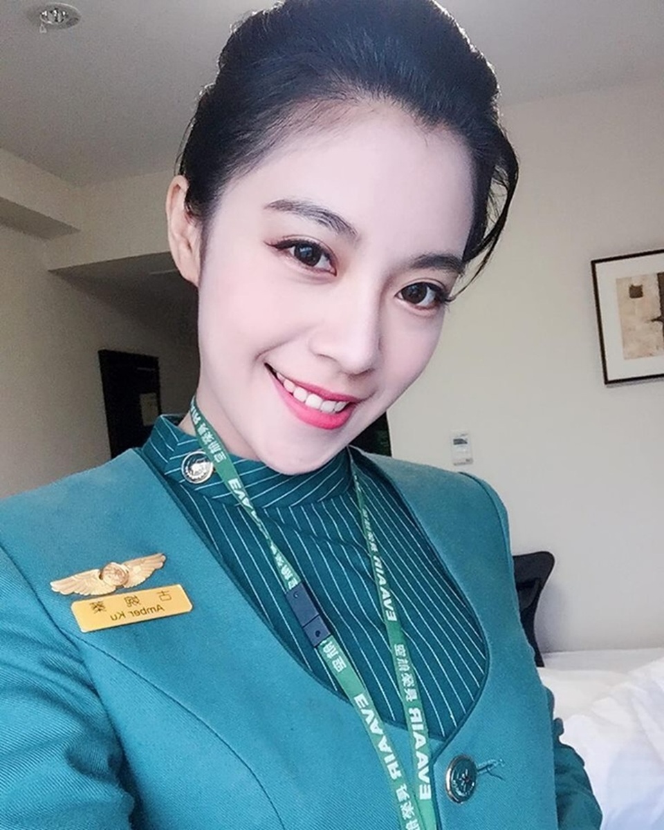 4 nữ tiếp viên hàng không "hớp hồn" triệu đấng mày râu xứ Đài - 9 4 nữ tiếp viên hàng không "hớp hồn" triệu đấng mày râu xứ Đài - 9