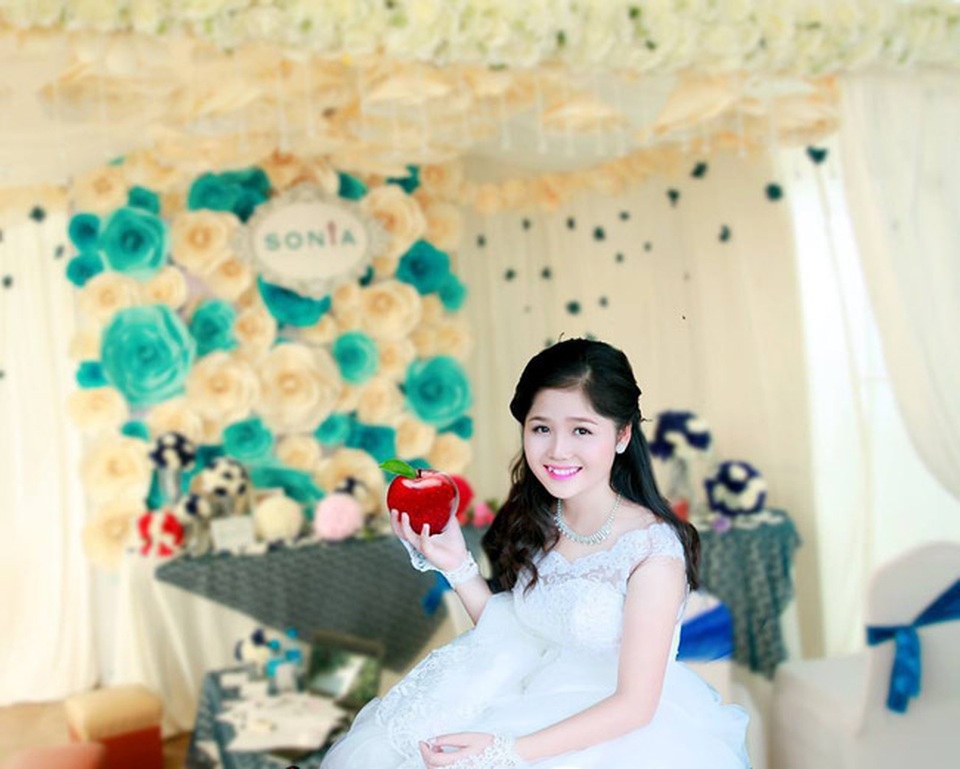 5 cô gái bán rau, bán thịt "gây bão" mạng vì quá xinh đẹp - 9
Hiện tại, Hồng Liên đang có cuộc sống như mơ bên người chồng tâm lý và đứa con kháu khỉnh.