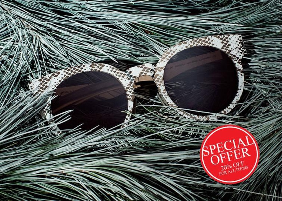 Ngoài đồng hồ, kính mắt cũng là món phụ kiện được phụ nữ đặc biệt yêu thích. Miluxe Boutique phân phối chính hãng những thương hiệu kính tên tuổi hàng đầu với tiêu chí “Đẹp - Độc - Lạ” như Linda Farrow, Yohji Yamamoto, Mykita, Barton Perreira, Lunor, Lafont, Ralph Vaessen…