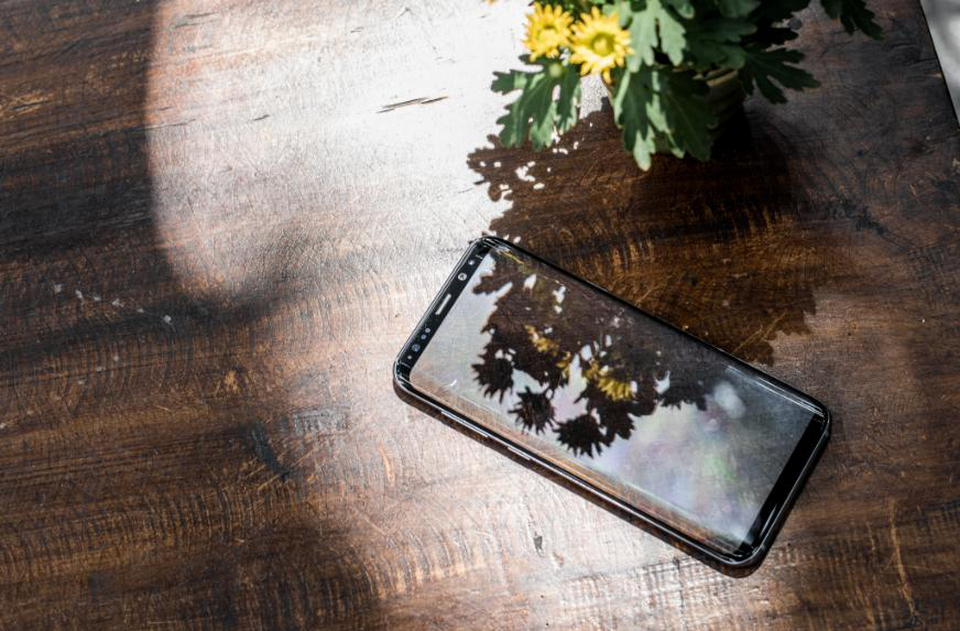 Galaxy S8 và S8+ với thiết kế hoàn mỹ và liền mạch cùng trải nghiệm nghe nhìn đỉnh cao đang chứng minh khả năng đánh bại mọi chuẩn mực, tái định nghĩa khả năng di động vô hạn của một chiếc smartphone. Bộ đôi đang được bán ra với giá 18.490.000 đồng cho Galaxy S8 và 20.490.000 đồng cho Galaxy S8+