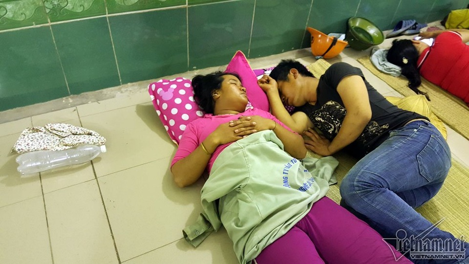 Say ngủ dưới hầm mát lịm khi mặt đất nóng 57 độ - 9