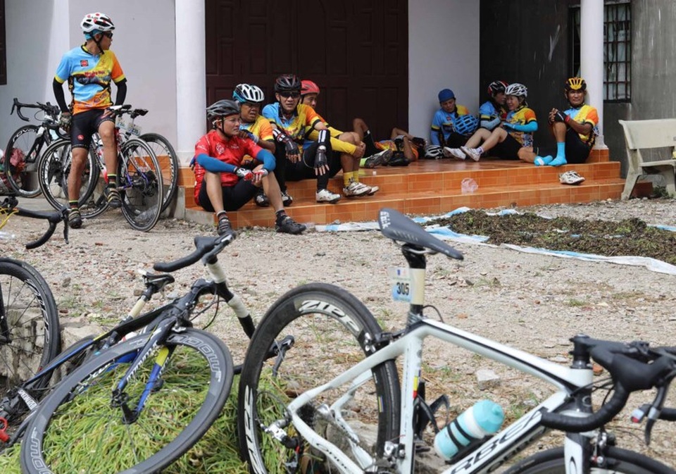 Công an giải tán đường đua “Thử thách núi Dinh“ - 7