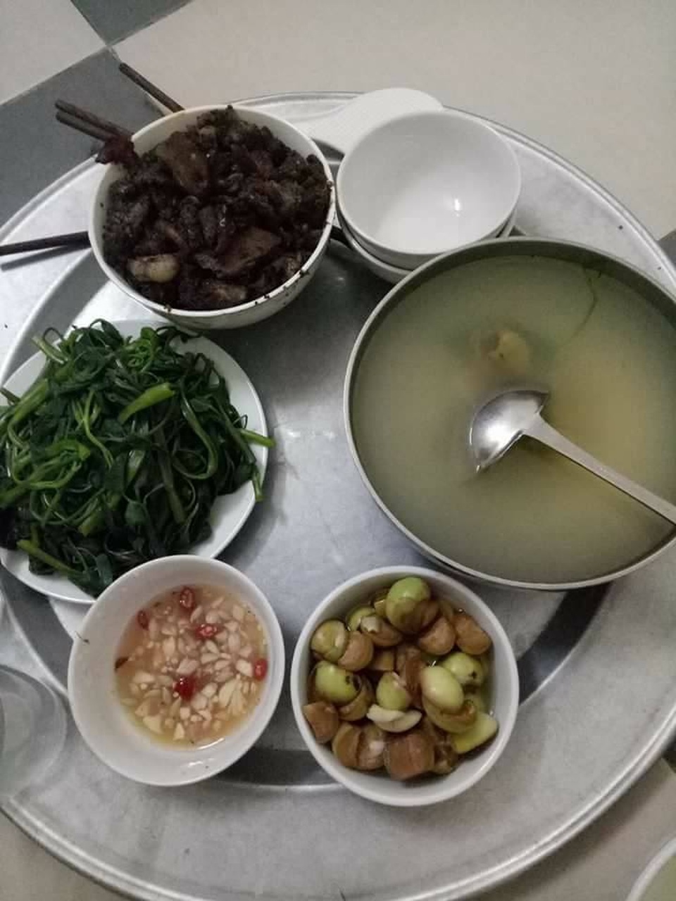 Nữ cử nhân trường luật chia sẻ mâm cơm chỉ 20.000 - 30.000 đồng gây sốt - 4 Nữ cử nhân trường luật chia sẻ mâm cơm chỉ 20.000 - 30.000 đồng gây sốt - 4